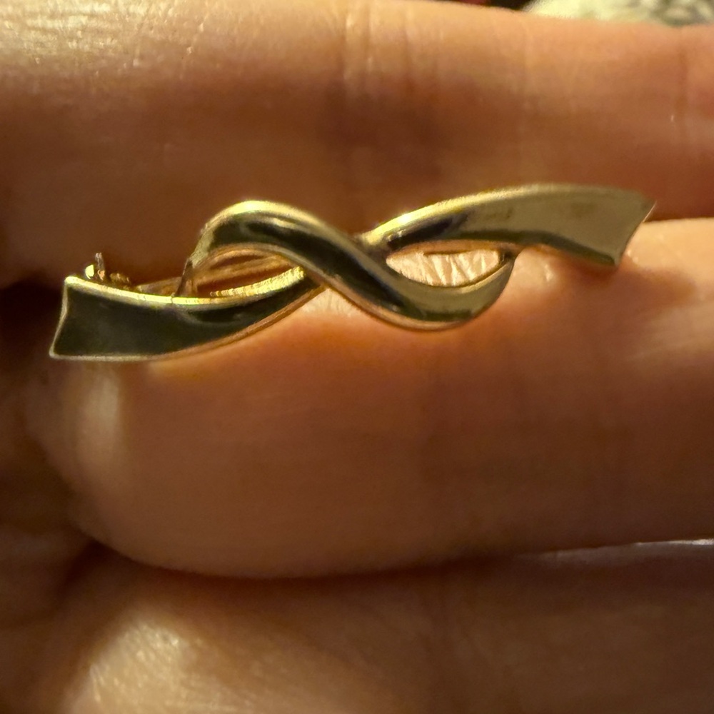 Chic Solid 14K Gold Infinity Brooch